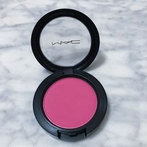 NEW MAC Blush in Let's Be Friends